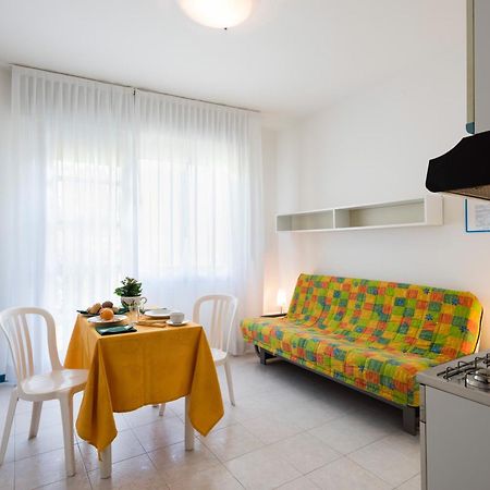 ביביונה Aparthotel Pineda מראה חיצוני תמונה