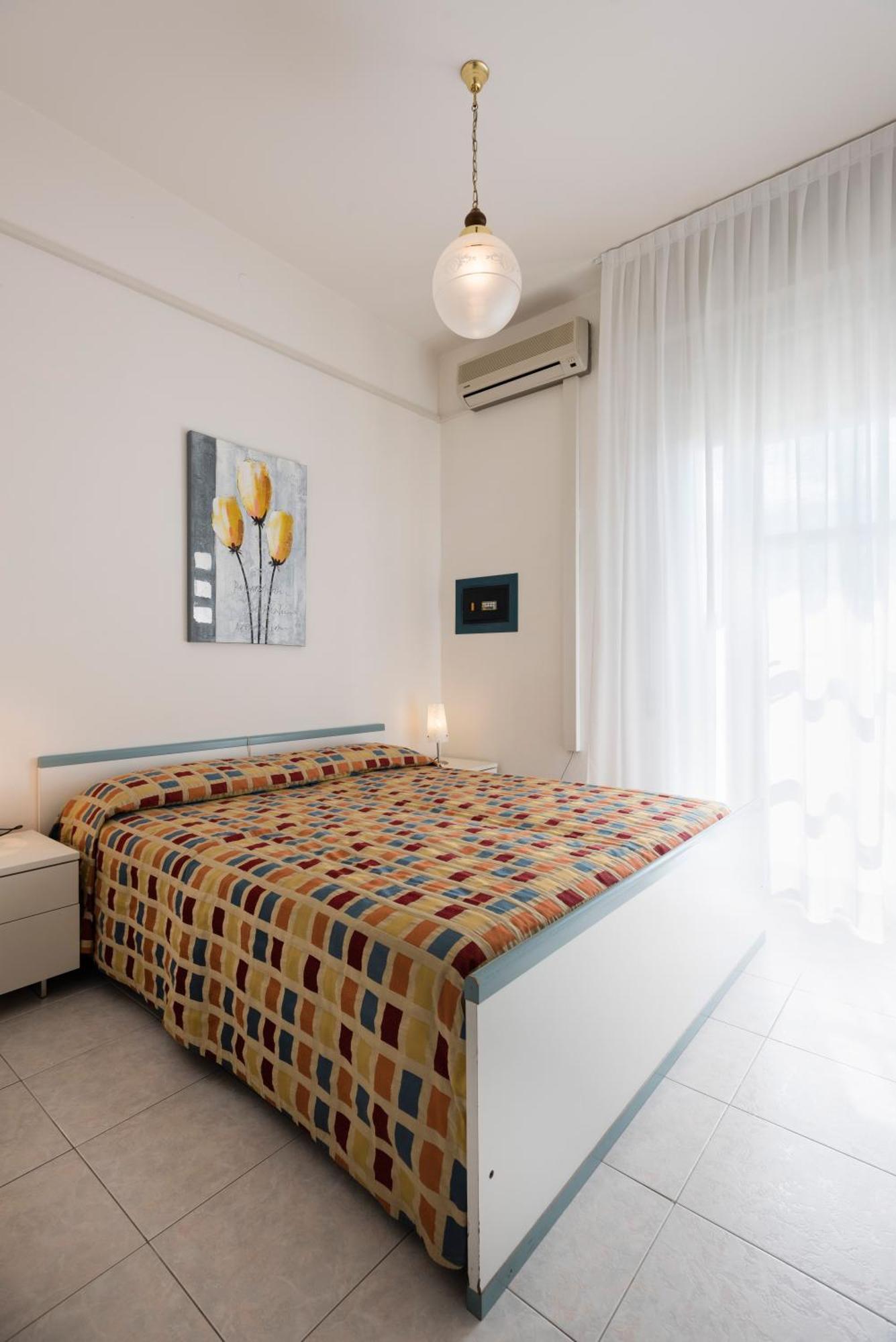 ביביונה Aparthotel Pineda מראה חיצוני תמונה