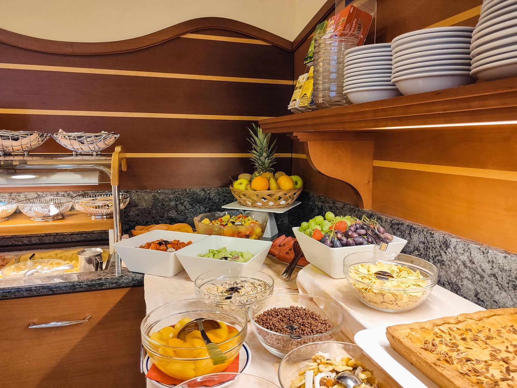ביביונה Aparthotel Pineda מראה חיצוני תמונה