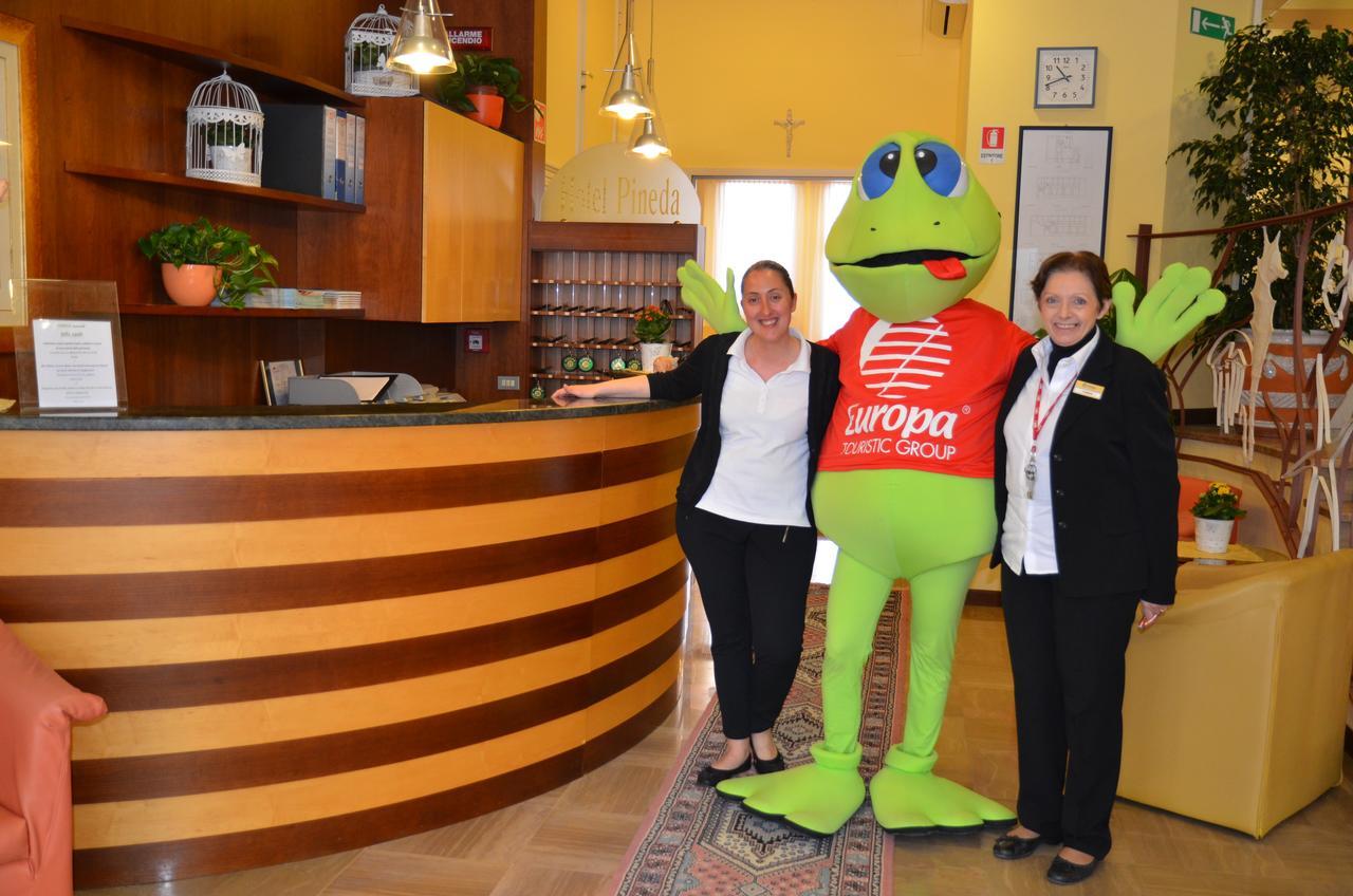 ביביונה Aparthotel Pineda מראה חיצוני תמונה