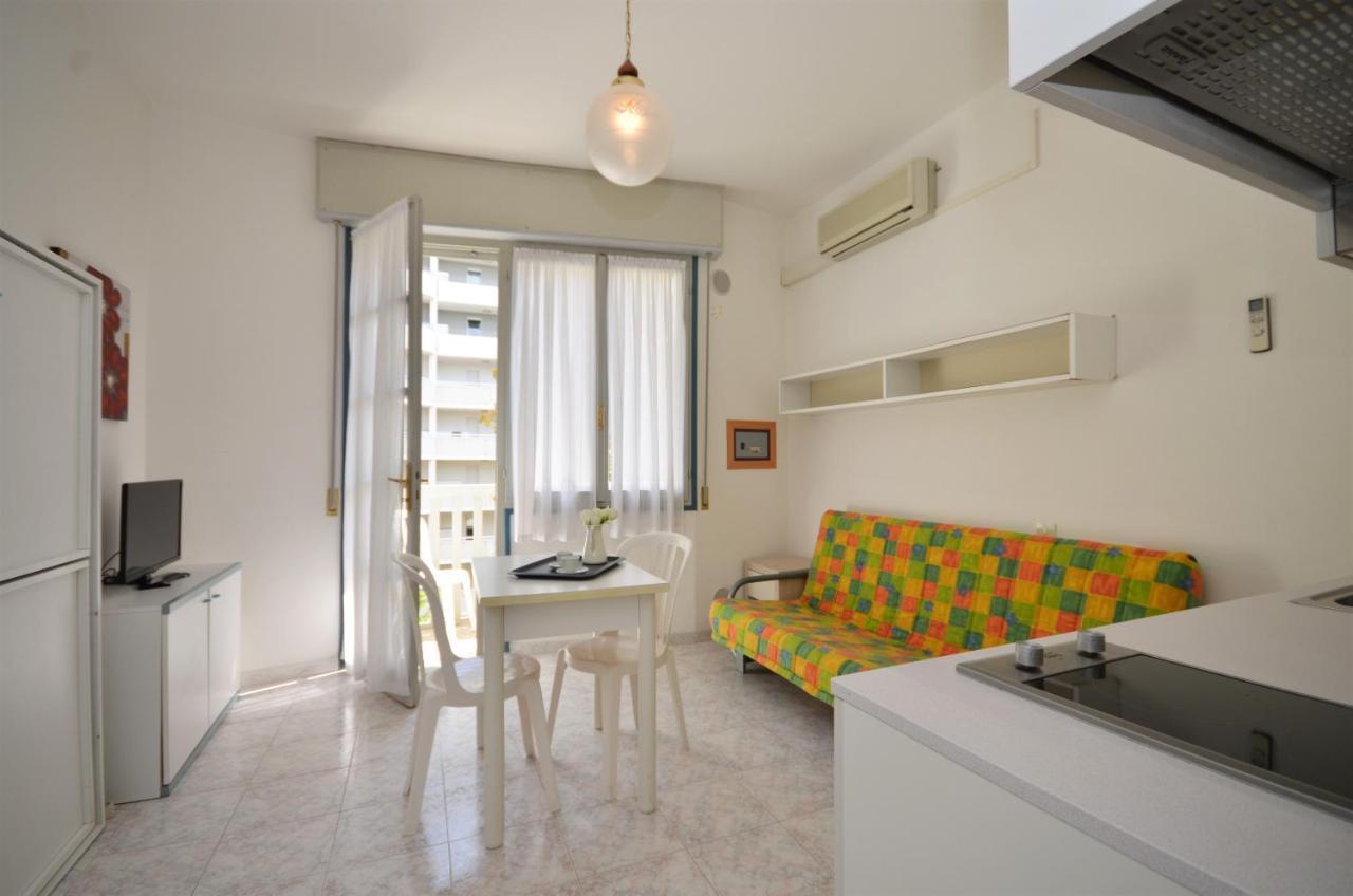 ביביונה Aparthotel Pineda מראה חיצוני תמונה